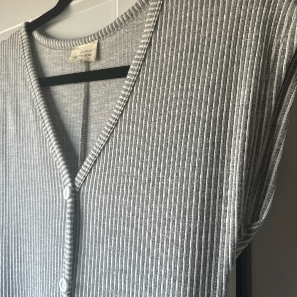 Gray Ribbed Button-Down Jumpsuit - Picture 3 of 4
